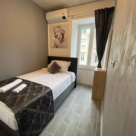 Prinz Hotel *